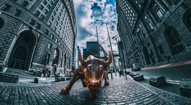 Dow Jones, S&P, Nasdaq, Les contrats à terme de Wall Street progressent avant l’accord commercial UE-USA et les négociations sino-américaines
