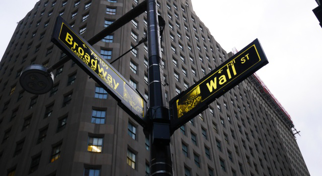 Dow Jones, S&P, Nasdaq, Les futures prévoient une ouverture stable pour le Dow, le S&P et le Nasdaq alors que Wall Street attend des éclaircissements commerciaux