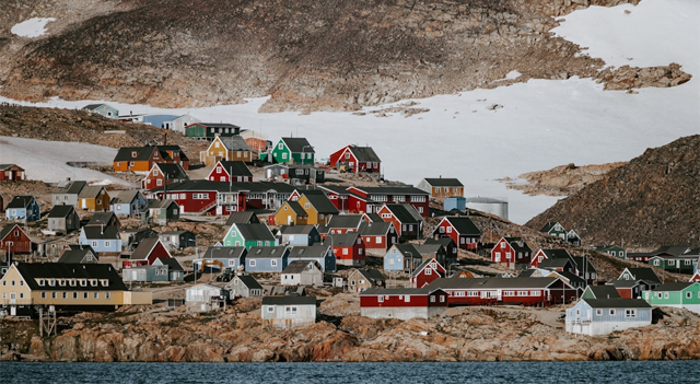 Les contrats à terme américains reculent sur fond de menaces tarifaires liées au Groenland ; Netflix au centre de l’attention: Dow Jones, S&P, Nasdaq, Wall Street
